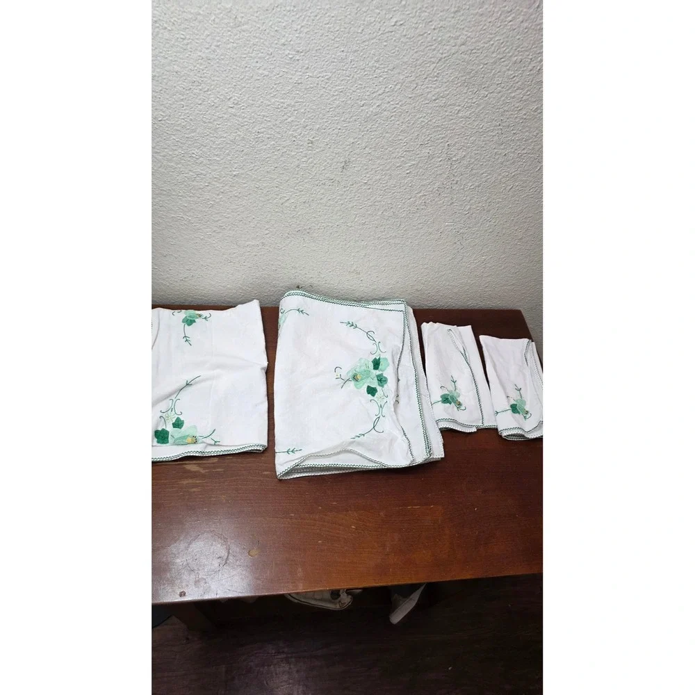 Vintage Hand Embroidered Table Linens Set White Green Floral Runner Napkins 2pc